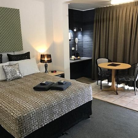 Central Motel Gin Gin Εξωτερικό φωτογραφία