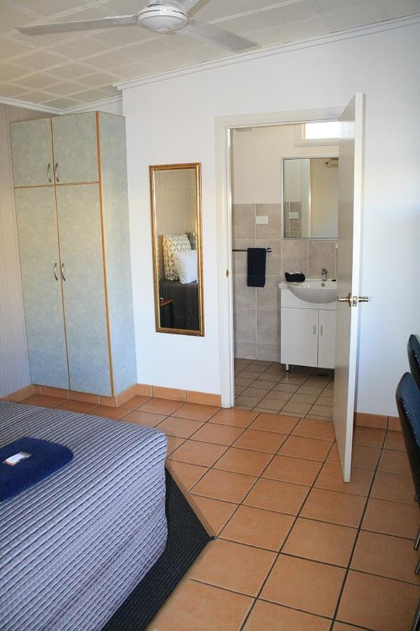 Central Motel Gin Gin Εξωτερικό φωτογραφία