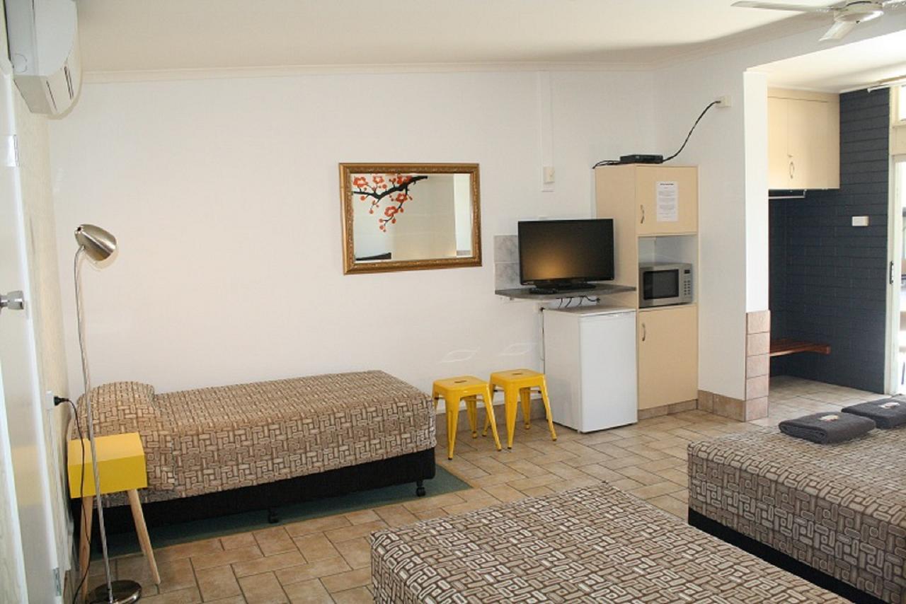 Central Motel Gin Gin Εξωτερικό φωτογραφία