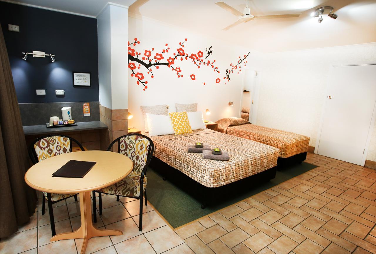 Central Motel Gin Gin Εξωτερικό φωτογραφία