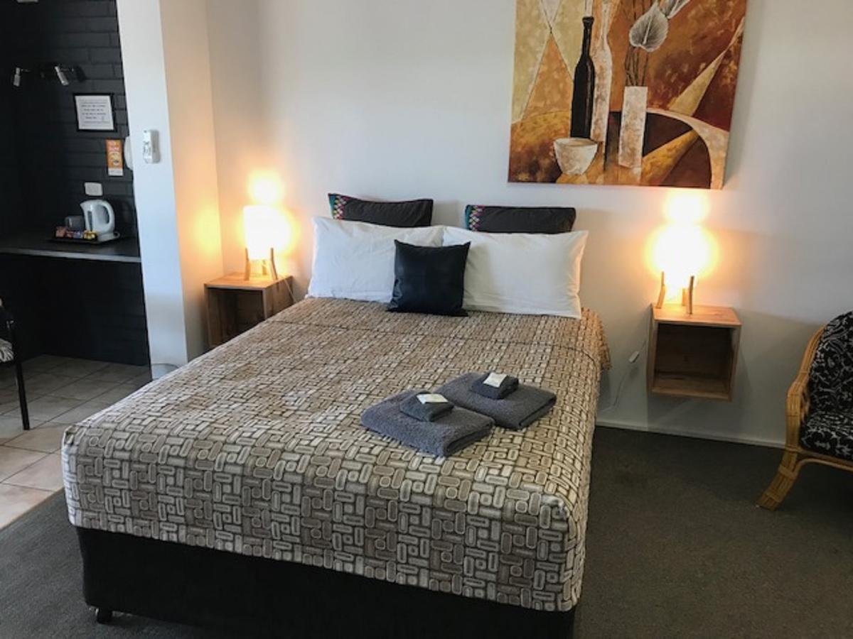 Central Motel Gin Gin Εξωτερικό φωτογραφία