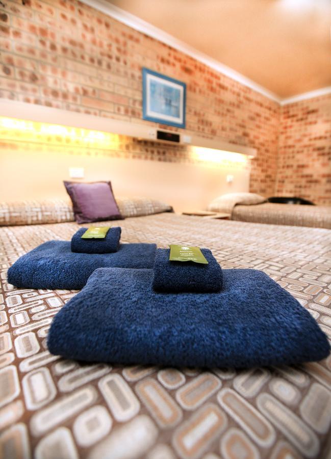 Central Motel Gin Gin Εξωτερικό φωτογραφία
