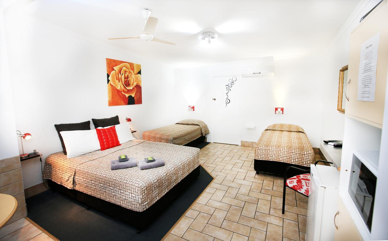 Central Motel Gin Gin Εξωτερικό φωτογραφία