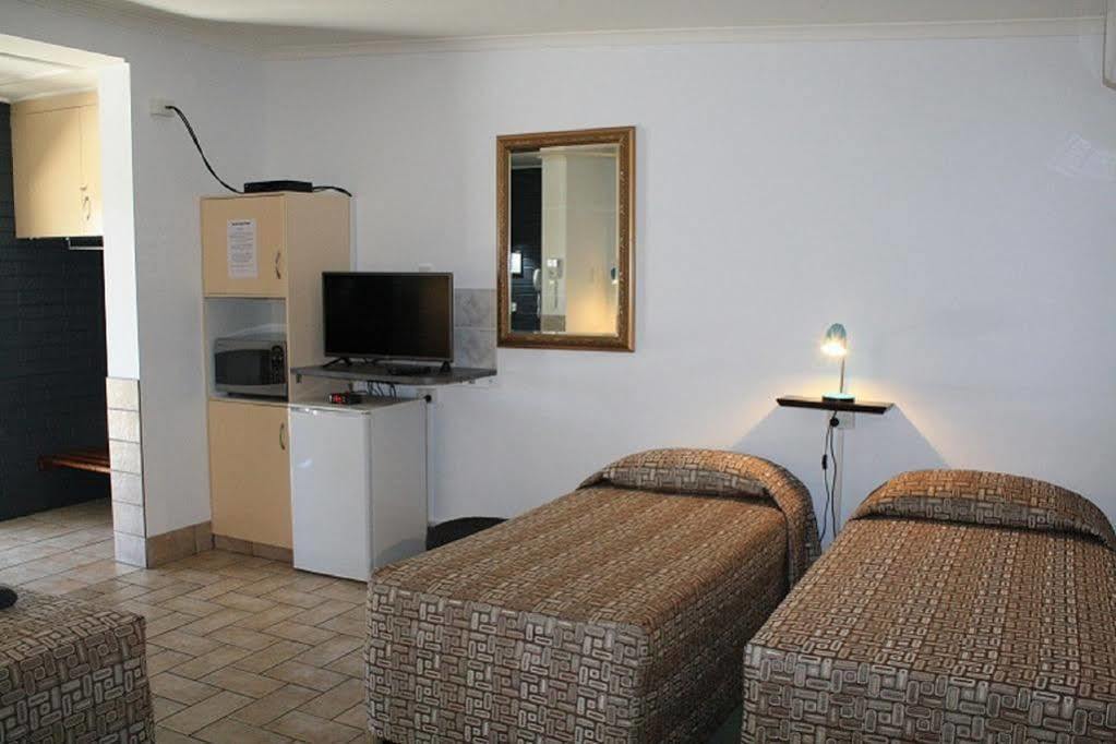 Central Motel Gin Gin Εξωτερικό φωτογραφία