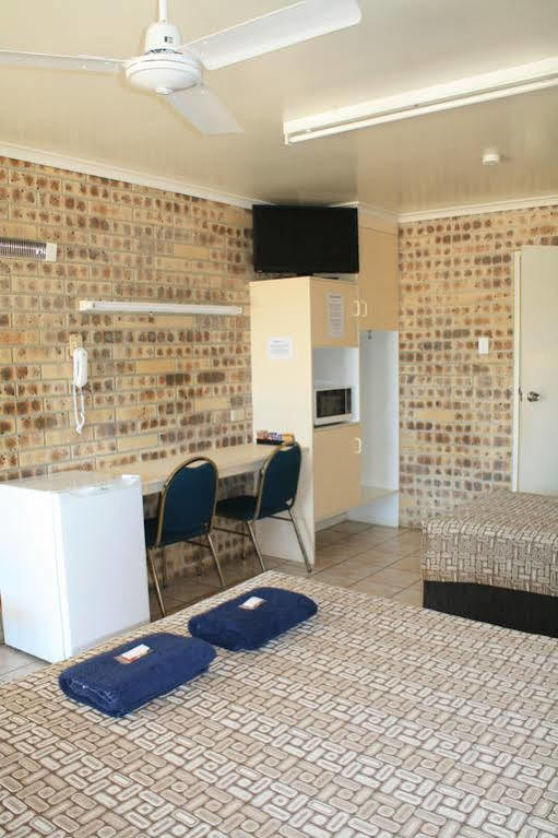 Central Motel Gin Gin Εξωτερικό φωτογραφία